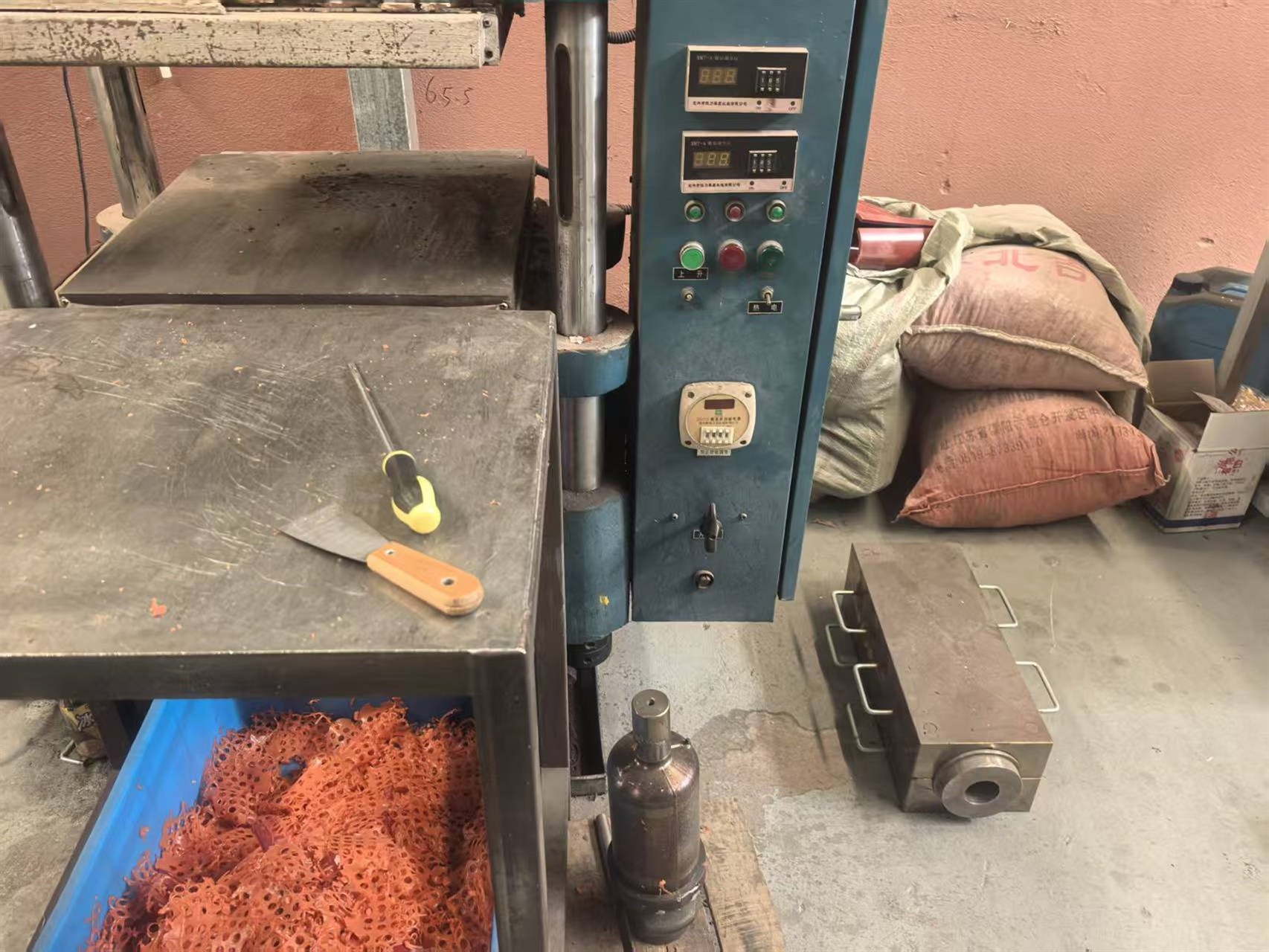 Professional Silicone Rubber Heating Pad Manufacturer Professional Silicone Rubber Heating Pad Manufacturer